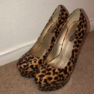 NWOT Charlotte Russe Leopard Heels
